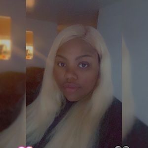 Meet your Posher, Kayla